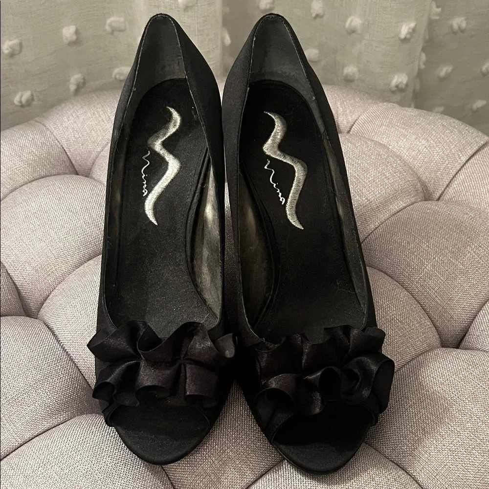 Nina Elegant Black Ruffle Satin Peep Toe Heels Size 9